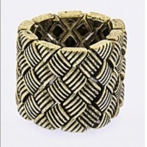 🔥🔥Basket weave gold tone ring🔥🔥